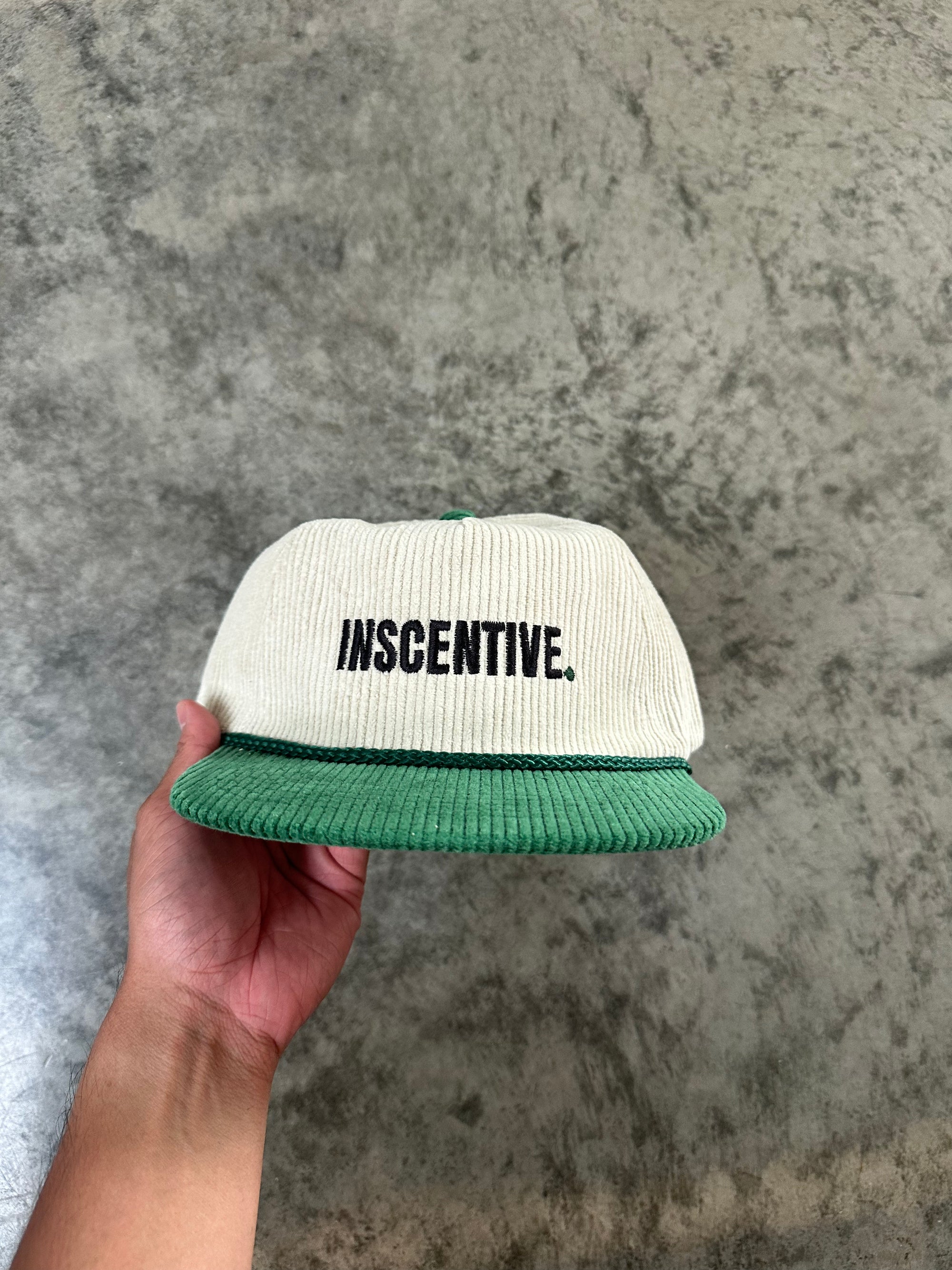 VINTAGE GREEN & CRÈME CORDUROY CAP